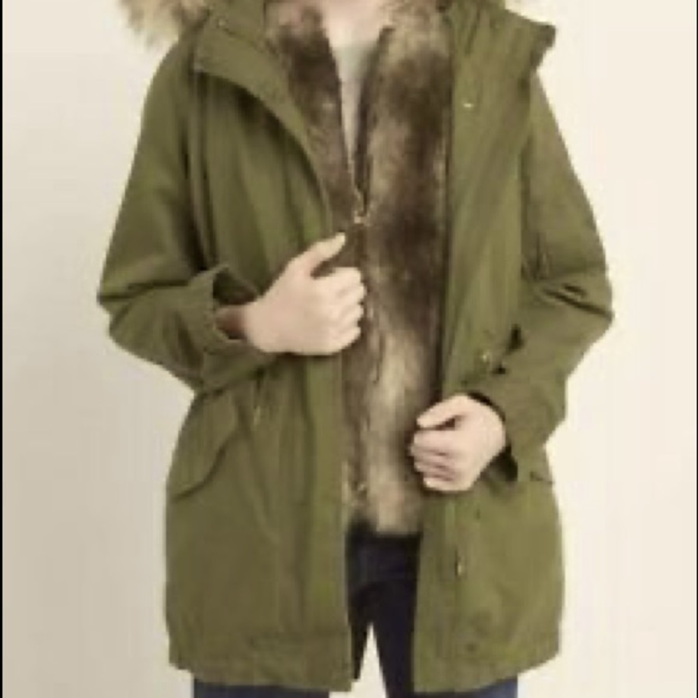 Gap Kids Utility Hooded Green Parka w/ FurVest. Size: M.